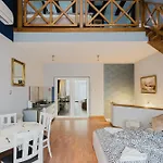 Red House - Kamienica Blisko Morza 3*