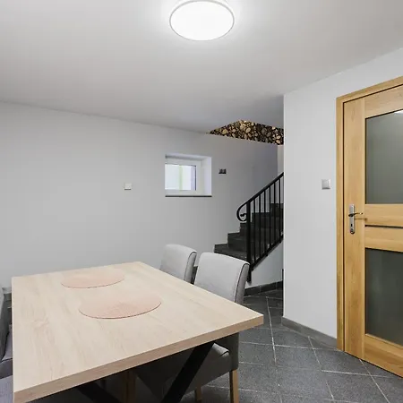 Red House - Kamienica Blisko Morza Guest house Gdynia