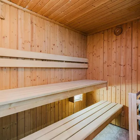 Red House - Kamienica Blisko Morza Gdynia