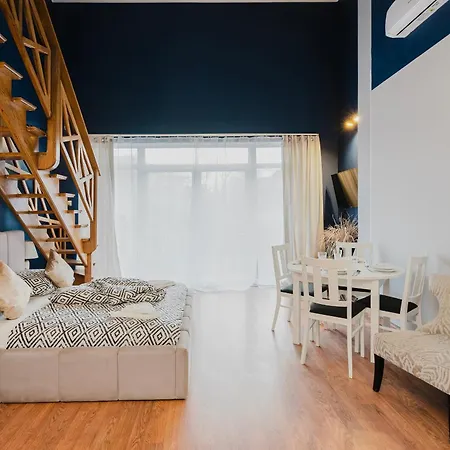 Red House - Kamienica Blisko Morza 3*