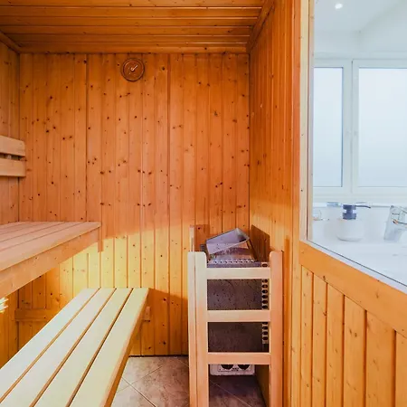 Red House - Kamienica Blisko Morza Guest house Gdynia