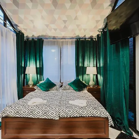 Guest house Red House - Kamienica Blisko Morza *