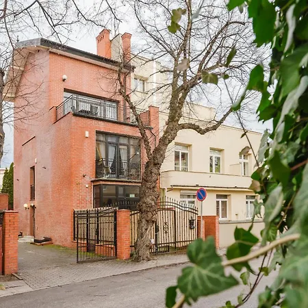 Guest house Red House - Kamienica Blisko Morza