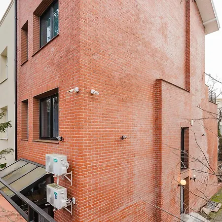 Red House - Kamienica Blisko Morza Konukevi 3*