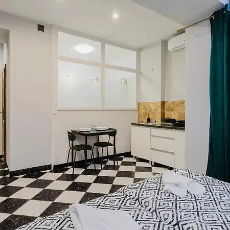 Affittacamere Red House - Kamienica Blisko Morza Gdynia