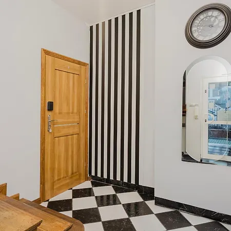Guest house Red House - Kamienica Blisko Morza Gdynia