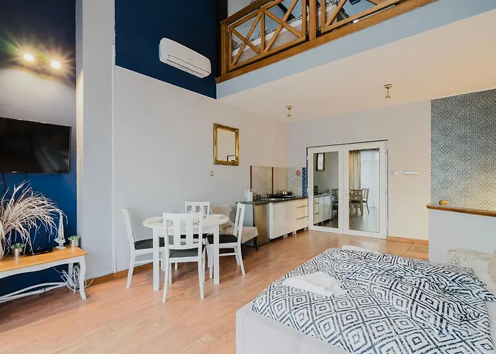 Red House - Kamienica Blisko Morza 3*