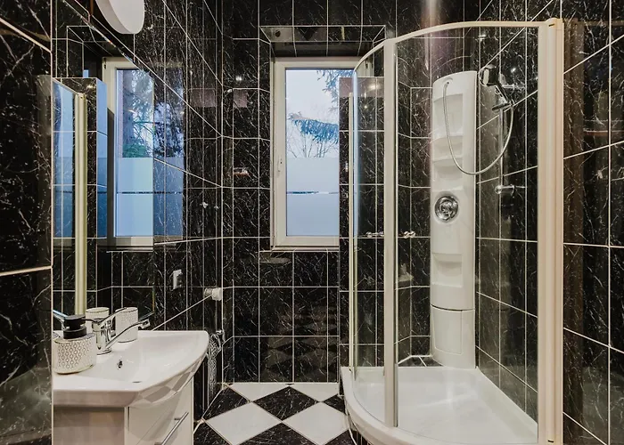 Red House - Kamienica Blisko Morza 3*