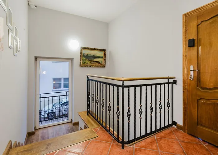 Konukevi Red House - Kamienica Blisko Morza 3*